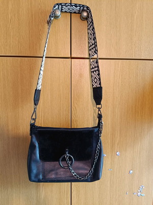 Bonendis crossbody bag like new, black with external pocket