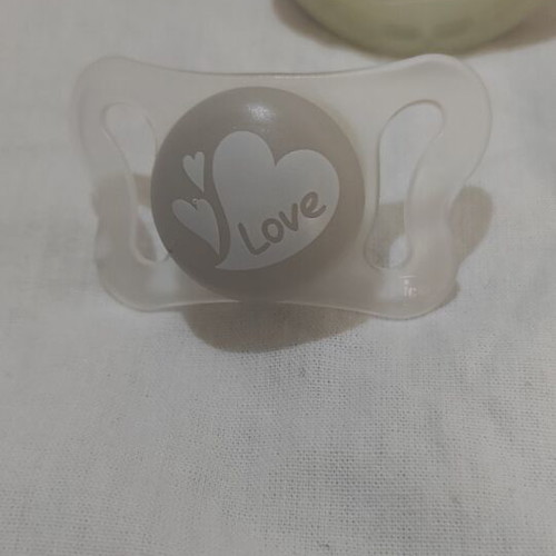 Set of pacifiers 0-6 months like new