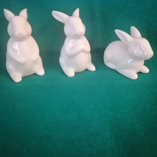 Porcelain bunnies like new, set of 3 from VMF
