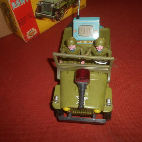 Lyra Army Jeep battery-operated military vehicle 1960-1970, like new