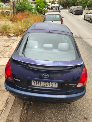 Toyota Corolla 2000 μεταχειρισμένο, μπλε λιμουζίνα με χειροκίνητο