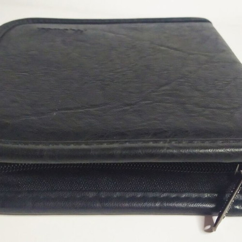 Fellowes portable CD case like new, capacity 24