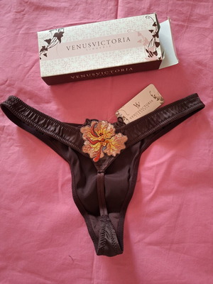 Venus Victoria lingerie small new, brown