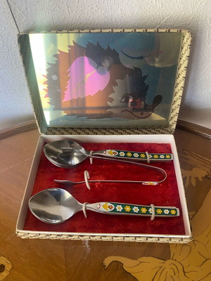 Vintage dessert spoon set like new