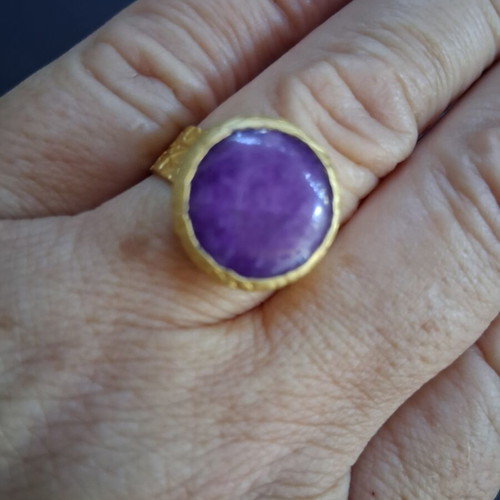 Vintage Atelier handmade ring with large purple cabochon stone, like new