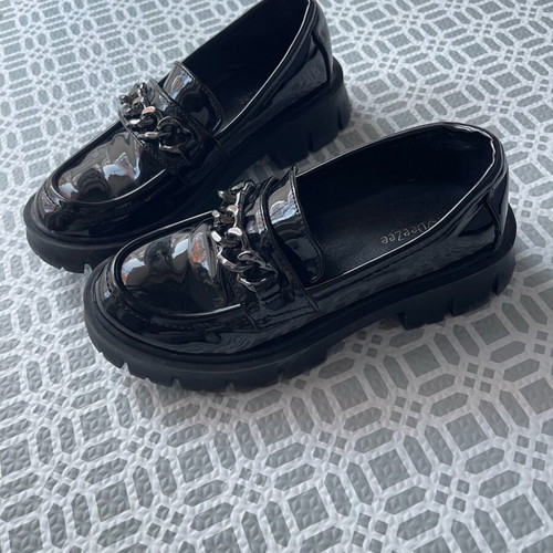 Deezee kids loafers size 32 like new, black