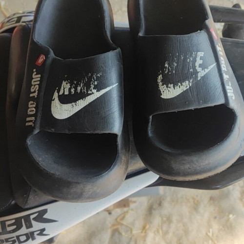 Nike flip-flops used, size 42-43, black