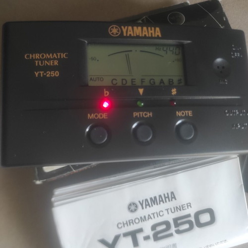 Yamaha YT-250 Chromatic Tuner new with battery