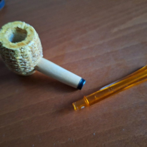 Missouri corn tobacco pipe new, un-smoked, without filter