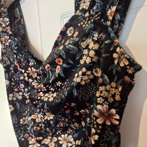 Attrattivo black velvet floral crop top, size M