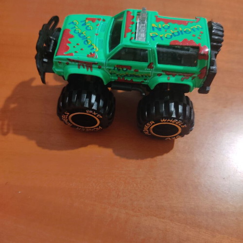 Toy car like new