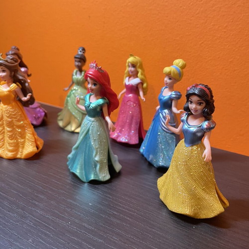 Disney Magiclip princess mini figure set of 8, like new
