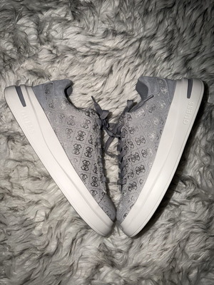 Guess Elba sneakers grey size 43 like new