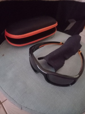 Solano kids sunglasses like new, black and orange