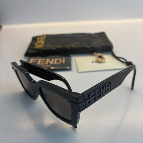 Fendi FE40078I sunglasses like new, black-navy blue