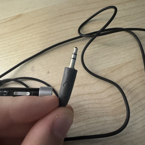 Wired Handsfree Headphones like new with Microphone and Volume Control