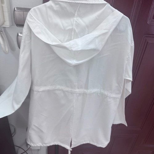 Thin all season jacket white size L like new