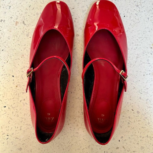 Zara patent Mary Jane’s ballet flats like new, red size 41