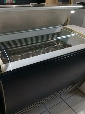 Isa Isabella 10 Ice Cream Display Case like new