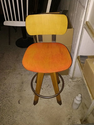 Bar stool used in very good condition