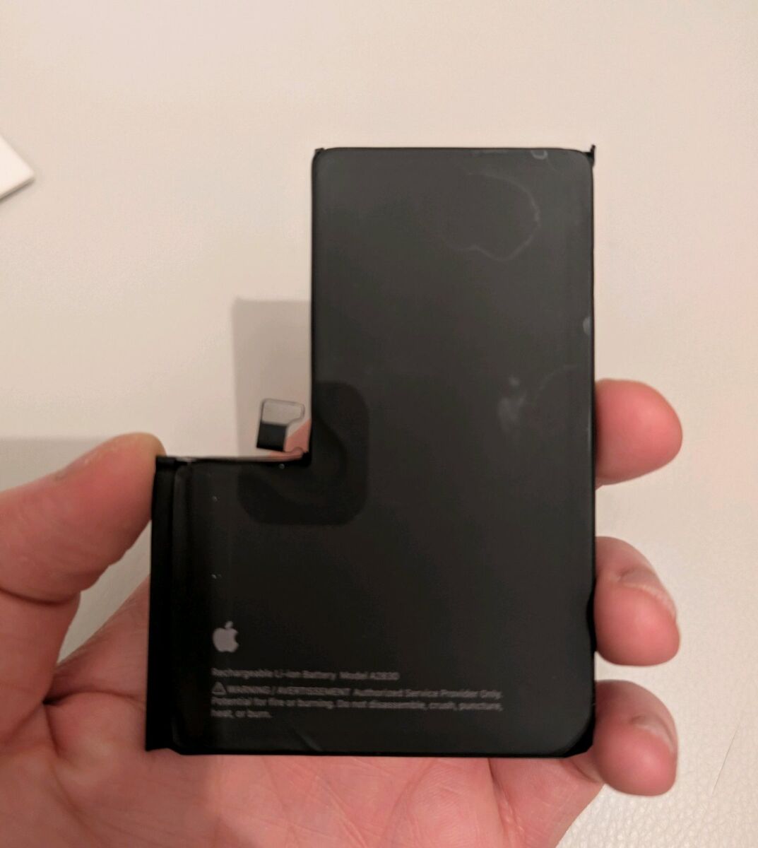 iPhone 14 Pro Max battery used, genuine… - € 25,00 - Vendora.cy