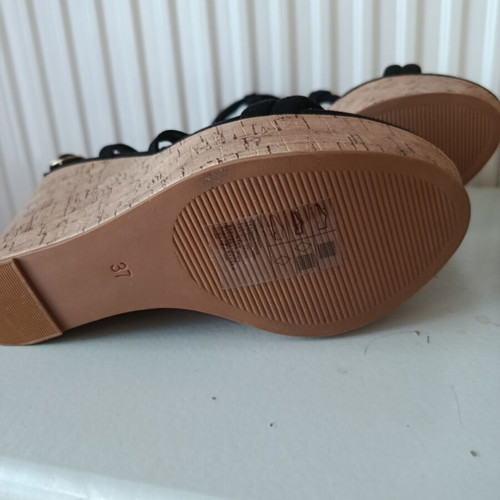H&M Black Platform Sandals like new, sizes 36-37