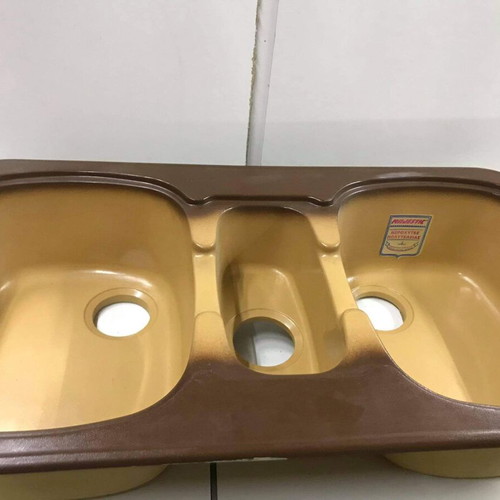 Majestic Synthetic Kitchen Sink new, two-tone brown/cream
