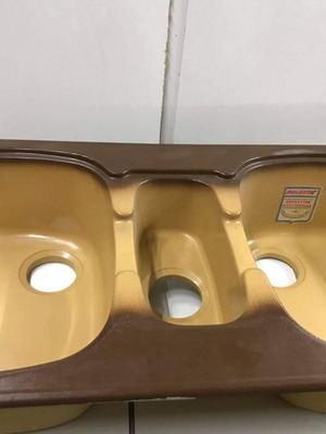 Majestic Synthetic Kitchen Sink new, two-tone brown/cream