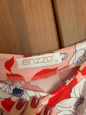 Enzzo Floral Blouse Medium like new, white and red