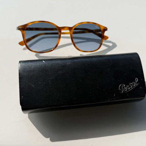 Persol Vintage Sunglasses like new, classic tortoise with original case