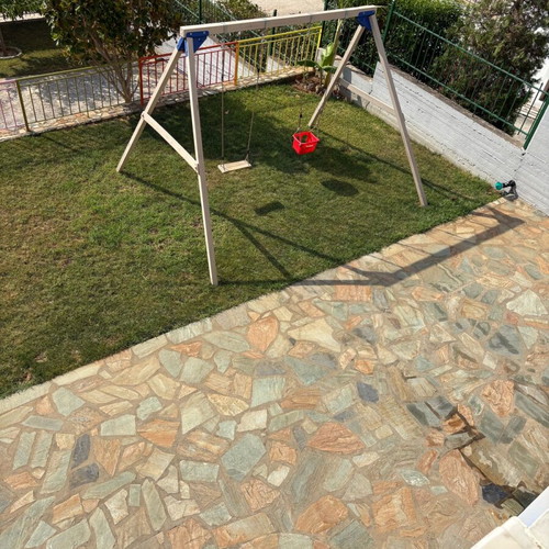 Wooden swing used in good condition
