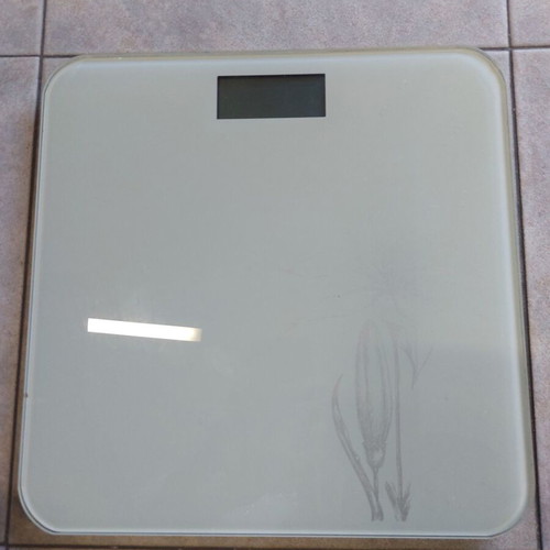 Bathroom scale used, very good condition