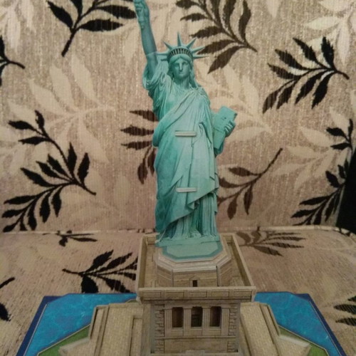 3D Puzzle Statue of Liberty used, 39-piece foam board