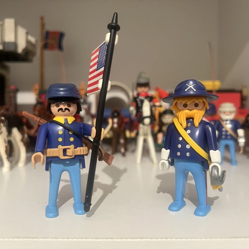 Playmobil Northern and Southern figures with cannon