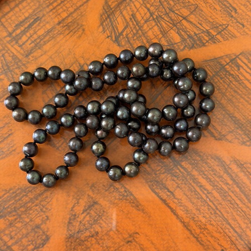 Vintage Italian Long Pearl Necklace like new