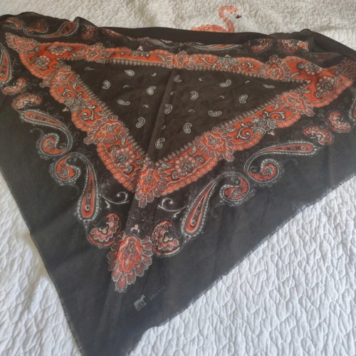Large triangular scarf used, brown and red