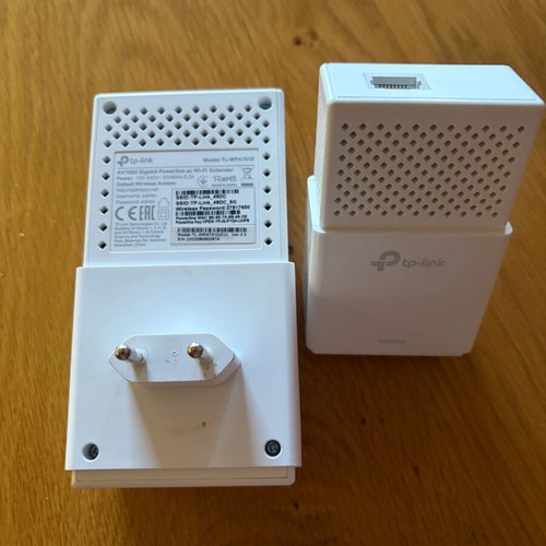 TP-Link TL-WPA7510 Kit wireless powerline and Wi-Fi extender like new