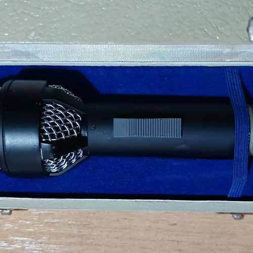 Beyer Dynamic M 410 Vintage Microphone Like New with Original Case