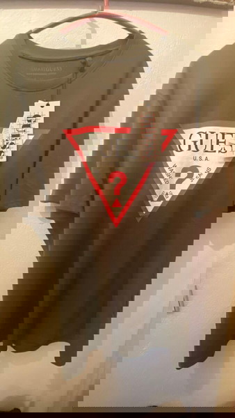 Guess T-shirt
