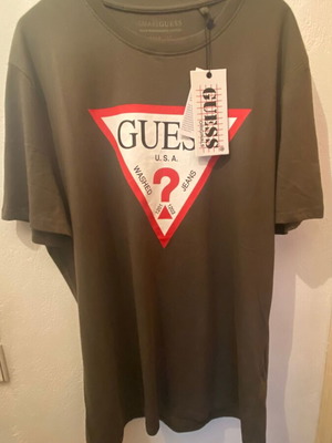 Guess T-shirt