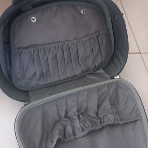 Makeup case like new, compact with strap