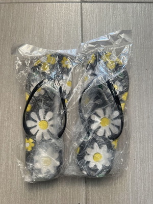 Slippers with flower design for women, new