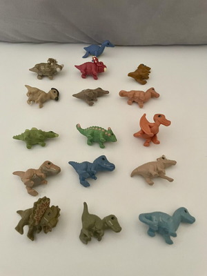 Kinder Natoons Dinosaurs figures, pack of 16