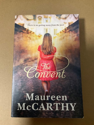 The Convent της Maureen McCarthy σαν καινούργιο αγγλικό μυθιστόρημα