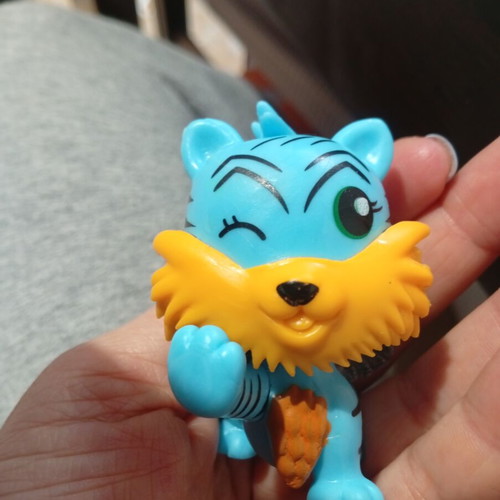 Blue Jungle Tigrette Hatchimals CollEGGtibles Season 1 figure like new
