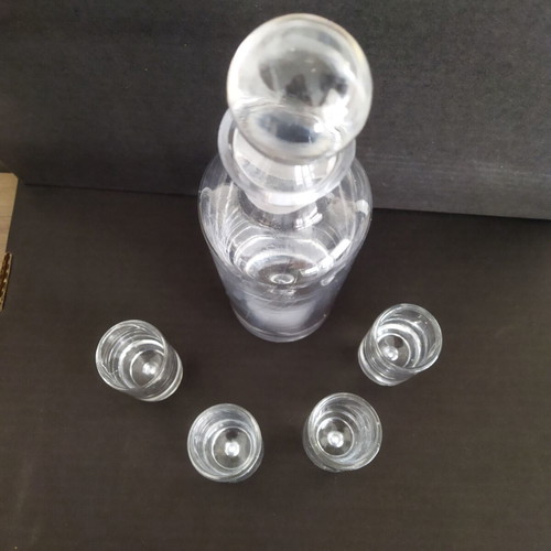 Liqueur bottle set with 4 glasses new, glass