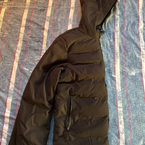 Biston puffer jacket size L like new, black