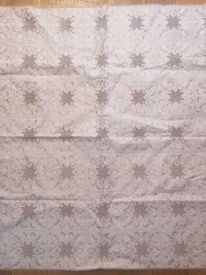 Lefkaritika tablecloth set 2 large 70x70 and 4 small 30x30 like new