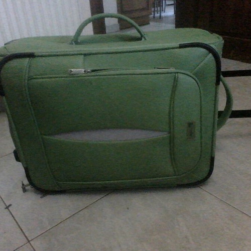 Travel suitcase used medium-small green leatherette 54x38x25 cm