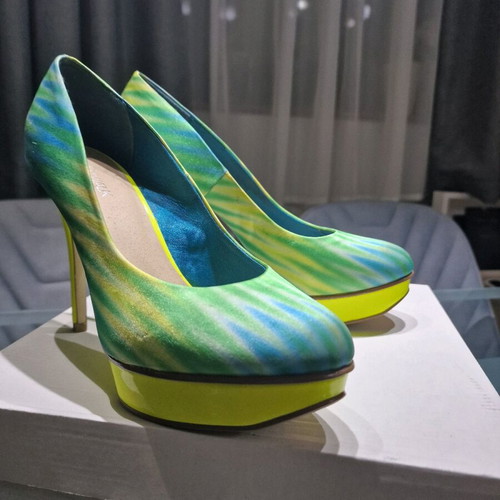Catwalk green women's high heels new, size 41 with gift watch